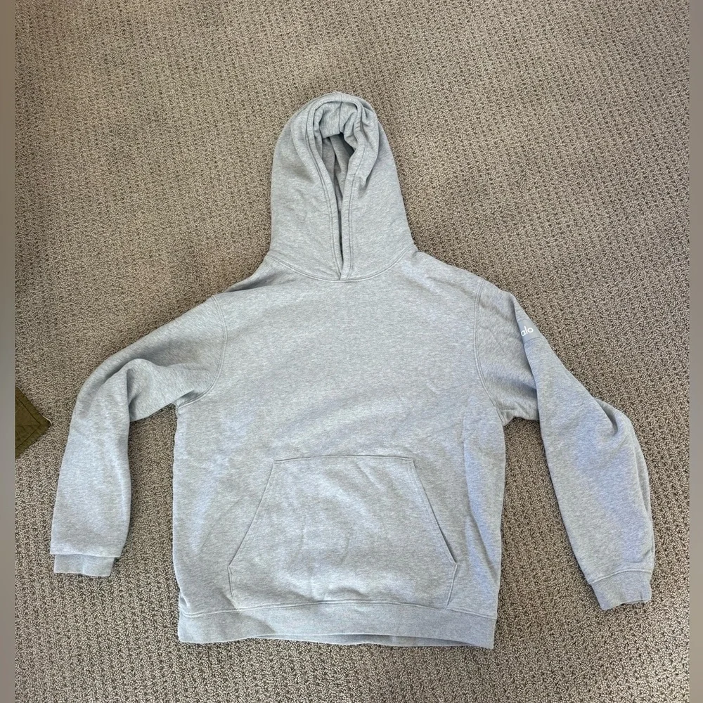 Heather grey heavy weight Alo hoodie